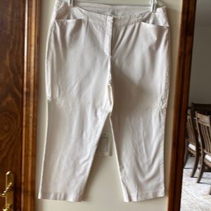 White capris by Jjill size 18